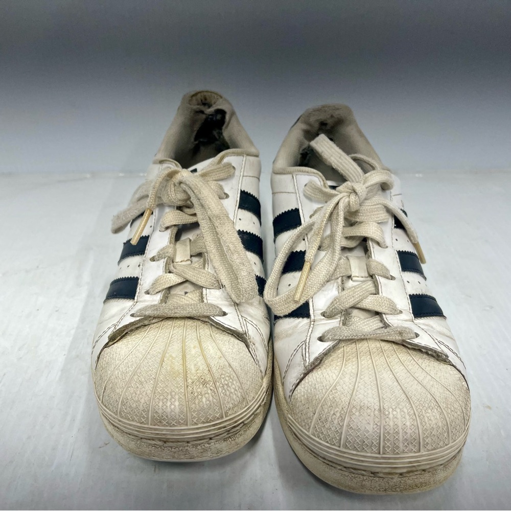 Adidas Superstar Women’s 6.5